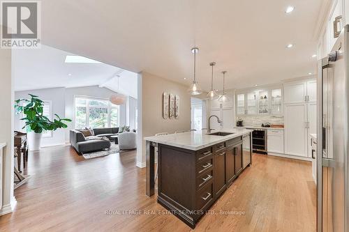 2324 Cheverie Street, Oakville, ON - Indoor Photo Showing Kitchen With Upgraded Kitchen