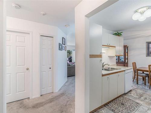 203-435 Morison Ave, Parksville, BC - Indoor Photo Showing Kitchen With Double Sink