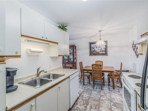 203-435 Morison Ave, Parksville, BC - Indoor Photo Showing Kitchen With Double Sink