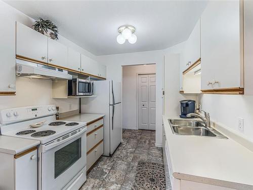 203-435 Morison Ave, Parksville, BC - Indoor Photo Showing Kitchen With Double Sink