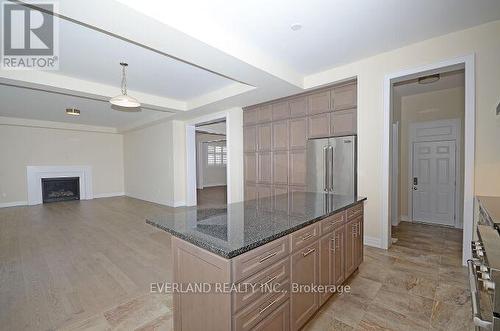 3276 Donald Mackay Street, Oakville, ON - Indoor Photo Showing Kitchen