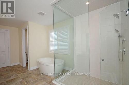 3276 Donald Mackay Street, Oakville, ON - Indoor Photo Showing Bathroom