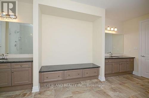 3276 Donald Mackay Street, Oakville, ON - Indoor Photo Showing Bathroom