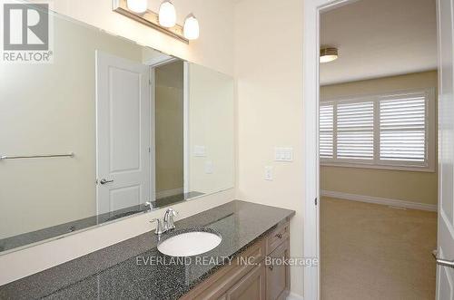 3276 Donald Mackay Street, Oakville, ON - Indoor Photo Showing Bathroom