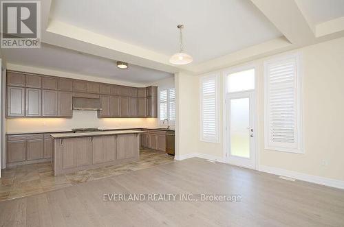 3276 Donald Mackay Street, Oakville, ON - Indoor Photo Showing Kitchen