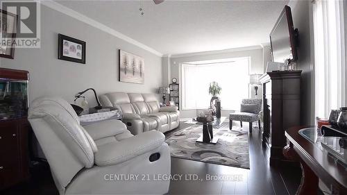 3 Frontenac Crescent, Brampton, ON - Indoor Photo Showing Living Room