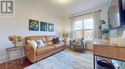 2 - 75 Ontario Avenue, Hamilton, ON - Indoor Photo Showing Living Room