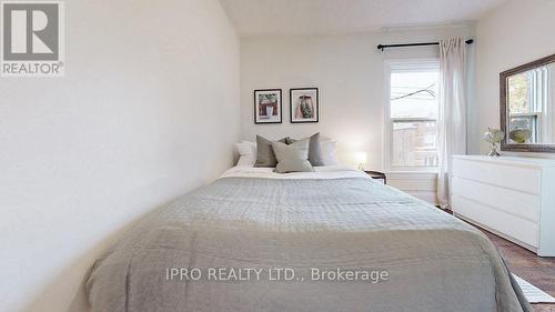 2 - 75 Ontario Avenue, Hamilton, ON - Indoor Photo Showing Bedroom