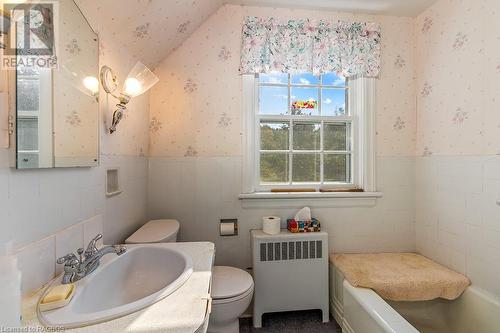 main bath 2nd floor - 403560 Grey Road 4, West Grey, ON - Indoor Photo Showing Bathroom