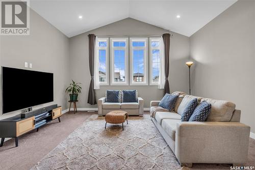 309 Germain Manor, Saskatoon, SK - Indoor Photo Showing Living Room