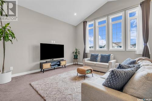 309 Germain Manor, Saskatoon, SK - Indoor Photo Showing Living Room