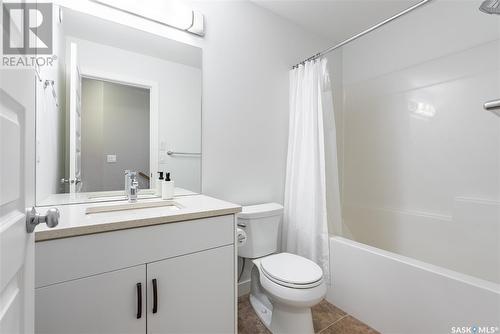 309 Germain Manor, Saskatoon, SK - Indoor Photo Showing Bathroom