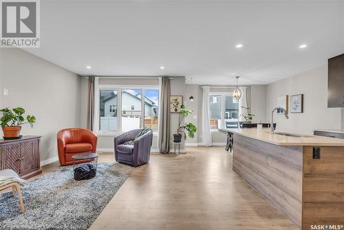 309 Germain Manor, Saskatoon, SK - Indoor Photo Showing Living Room