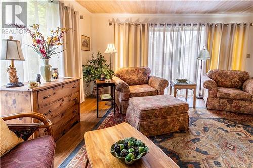 121 Prince Albert Street, Woodstock, NB - Indoor Photo Showing Living Room