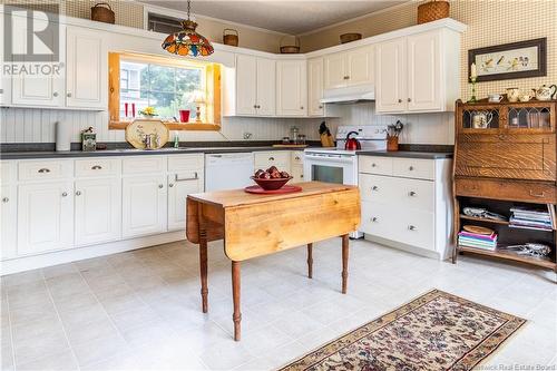 121 Prince Albert Street, Woodstock, NB - Indoor Photo Showing Kitchen