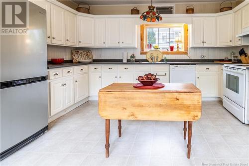 121 Prince Albert Street, Woodstock, NB - Indoor Photo Showing Kitchen