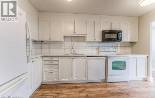 375 King Street Unit# 1002, Waterloo, ON - Indoor Photo Showing Kitchen