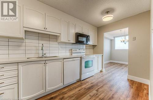 375 King Street Unit# 1002, Waterloo, ON - Indoor Photo Showing Kitchen