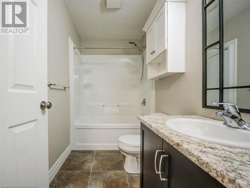 1180 Countrystone Drive Unit# 2, Kitchener, ON - Indoor Photo Showing Bathroom