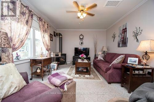 126 Circle Drive, Trent Hills (Campbellford), ON - Indoor Photo Showing Living Room