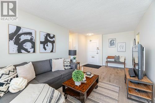 1808 - 5 Parkway Forest Drive, Toronto, ON - Indoor Photo Showing Living Room