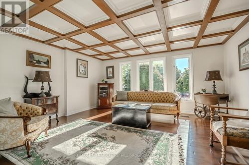 12 Moore Place, Barrie, ON - Indoor Photo Showing Living Room