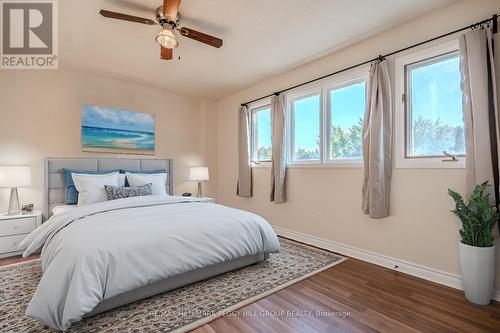 12 Moore Place, Barrie, ON - Indoor Photo Showing Bedroom