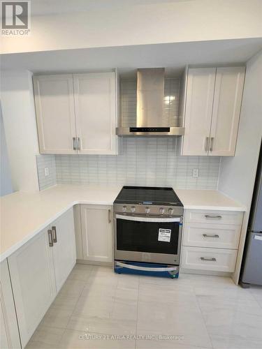 106 Clipper Crescent, Whitchurch-Stouffville, ON - Indoor Photo Showing Kitchen