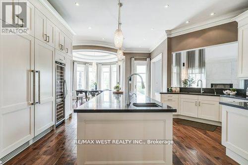 115 Hazelridge Court, Vaughan, ON - Indoor Photo Showing Kitchen With Upgraded Kitchen