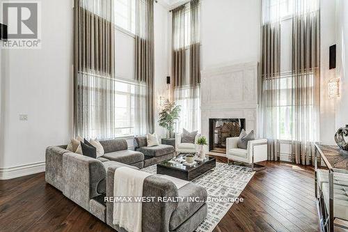 115 Hazelridge Court, Vaughan, ON - Indoor Photo Showing Living Room