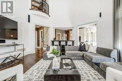 115 Hazelridge Court, Vaughan, ON - Indoor Photo Showing Living Room