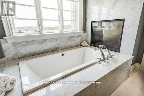 115 Hazelridge Court, Vaughan, ON - Indoor Photo Showing Bathroom