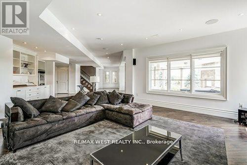 115 Hazelridge Court, Vaughan, ON - Indoor Photo Showing Living Room