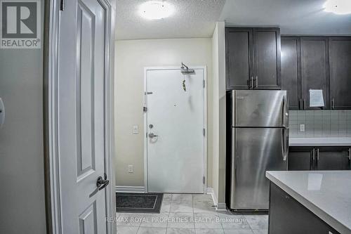 407 - 39 New Delhi Drive, Markham, ON - Indoor Photo Showing Kitchen