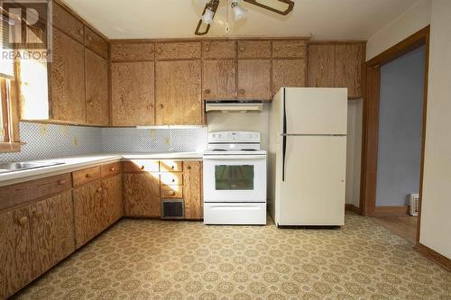 532 Bush St, Sault Ste. Marie, ON - Indoor Photo Showing Kitchen