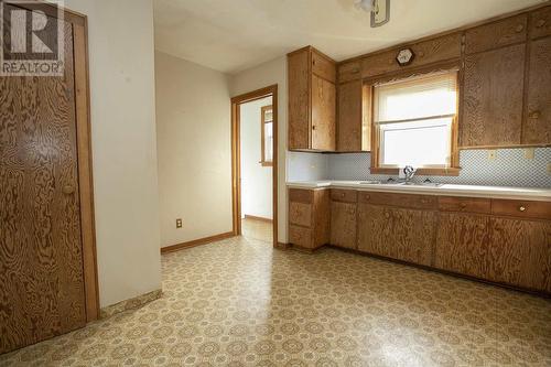 532 Bush St, Sault Ste. Marie, ON - Indoor Photo Showing Kitchen