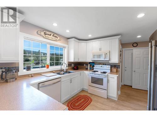 3766 Wetton Road, West Kelowna, BC - Indoor Photo Showing Kitchen With Double Sink