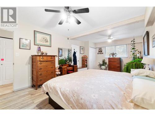 3360 40Th Street Ne, Salmon Arm, BC - Indoor Photo Showing Bedroom