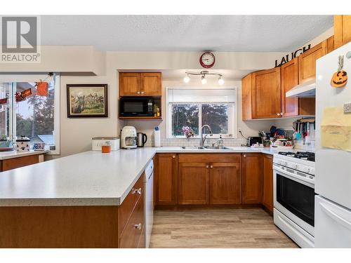 3360 40Th Street Ne, Salmon Arm, BC - Indoor Photo Showing Kitchen With Double Sink