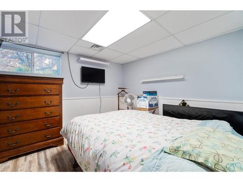 3360 40Th Street Ne, Salmon Arm, BC - Indoor Photo Showing Bedroom