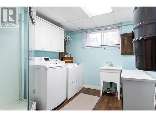 3360 40Th Street Ne, Salmon Arm, BC - Indoor Photo Showing Laundry Room