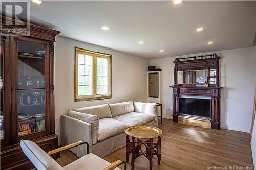 1849 Route 105, Maugerville, NB - Indoor Photo Showing Living Room