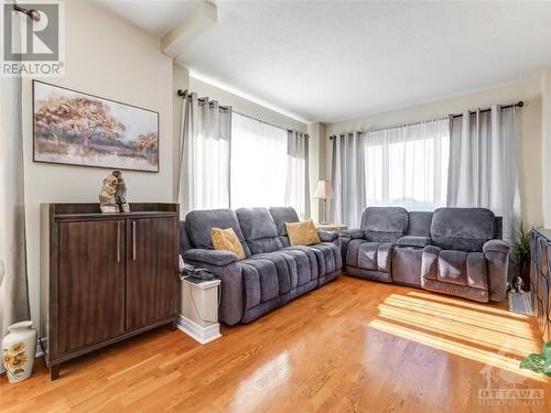 1005 Beauparc Private Unit#507, Ottawa, ON - Indoor Photo Showing Living Room