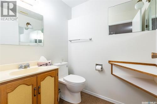 322 Highbury Terrace, Saskatoon, SK - Indoor Photo Showing Bathroom