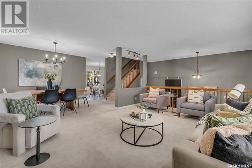 322 Highbury Terrace, Saskatoon, SK - Indoor Photo Showing Living Room