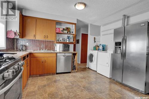 1833 Grant Drive, Regina, SK - Indoor Photo Showing Laundry Room