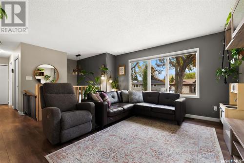 318 Rodenbush Drive, Regina, SK - Indoor Photo Showing Living Room