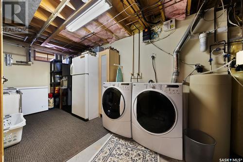 318 Rodenbush Drive, Regina, SK - Indoor Photo Showing Laundry Room