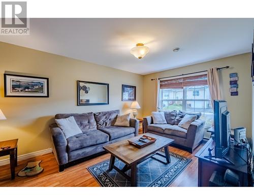 130 Edison Place, St. John'S, NL - Indoor Photo Showing Living Room