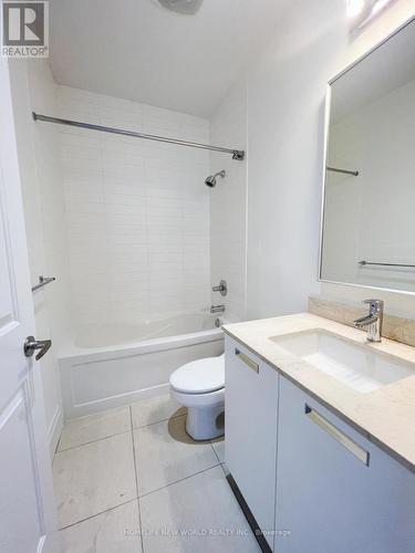 3001 - 21 Balmuto Street, Toronto, ON - Indoor Photo Showing Bathroom